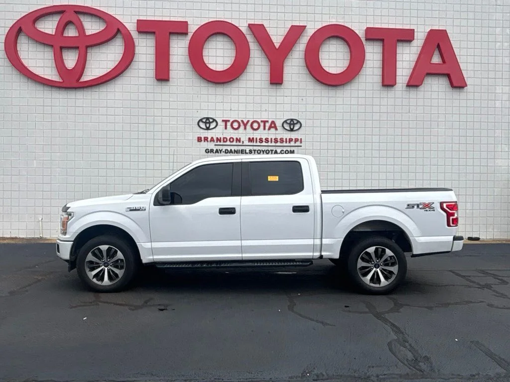 Used 2019 White Ford XL image 4