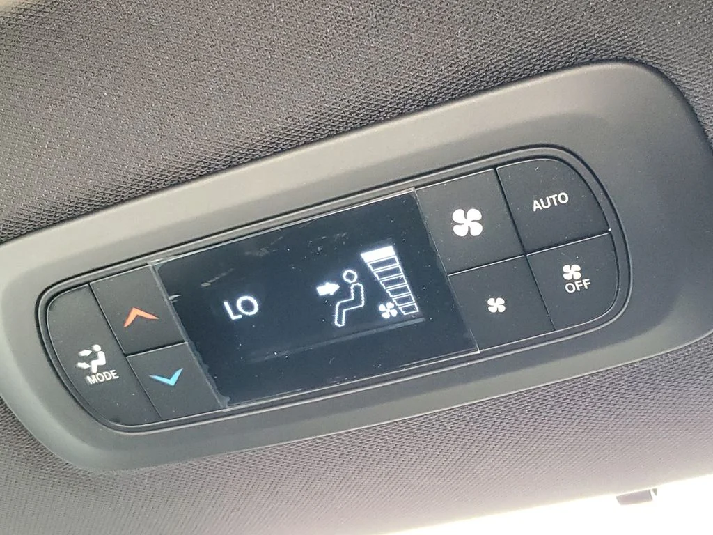 2026 Chrysler Pacifica Select - Photo 33