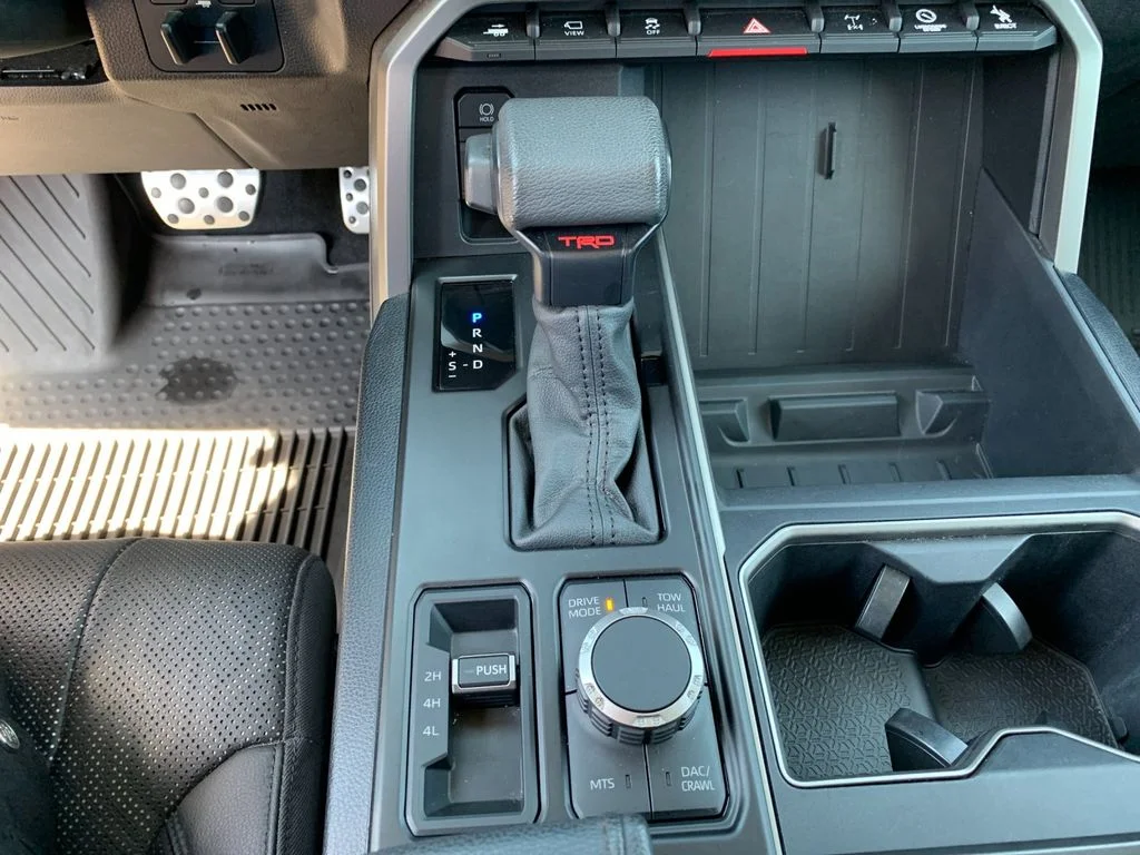 Used 2022  Toyota SR5 image 25