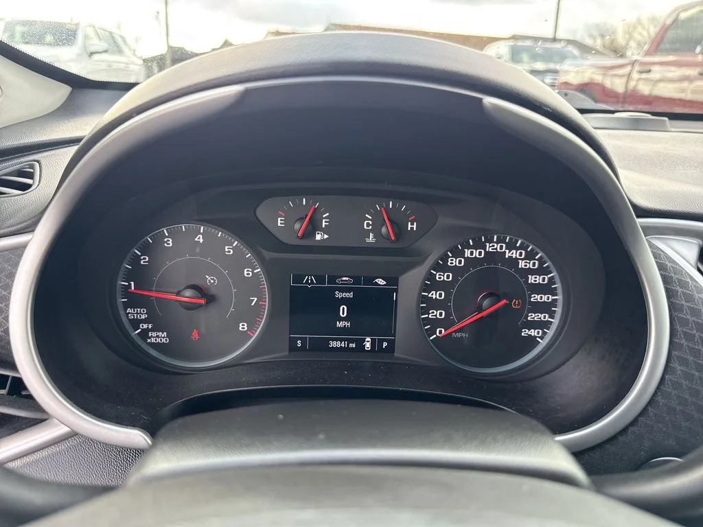 Used 2024 White Chevrolet LT image 15