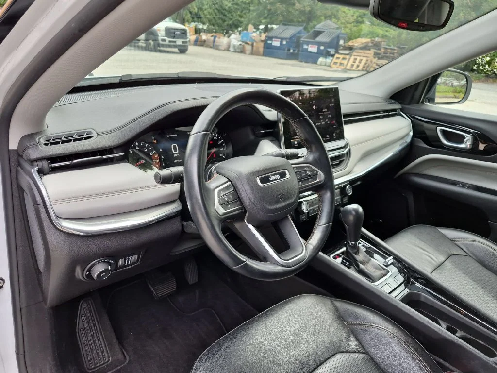 Used 2022 White Jeep Limited image 13