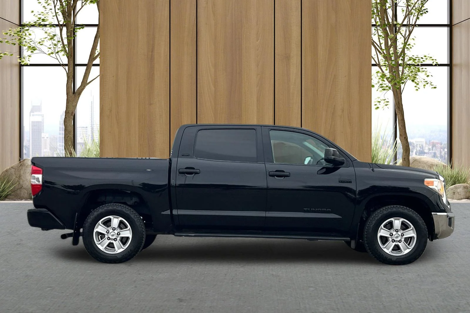 Used 2017 Black Toyota SR5 image 3