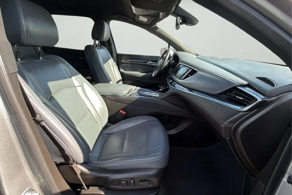 Used 2023 Includes Pitch Dark Night lower exterior accent color.) Buick Essence image 20