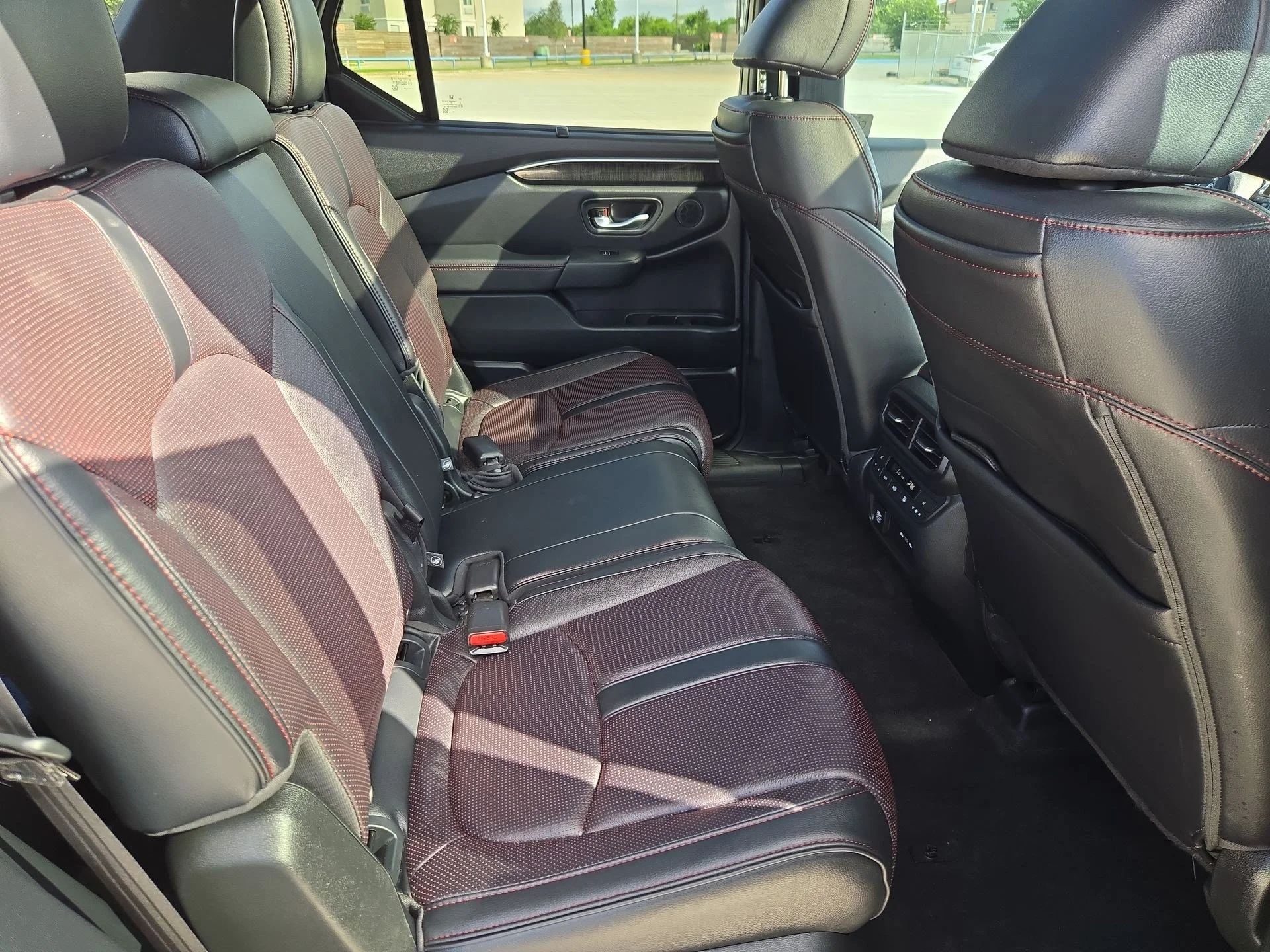 Certified Used 2025 Modern Steel Metallic Honda Black Edition image 30