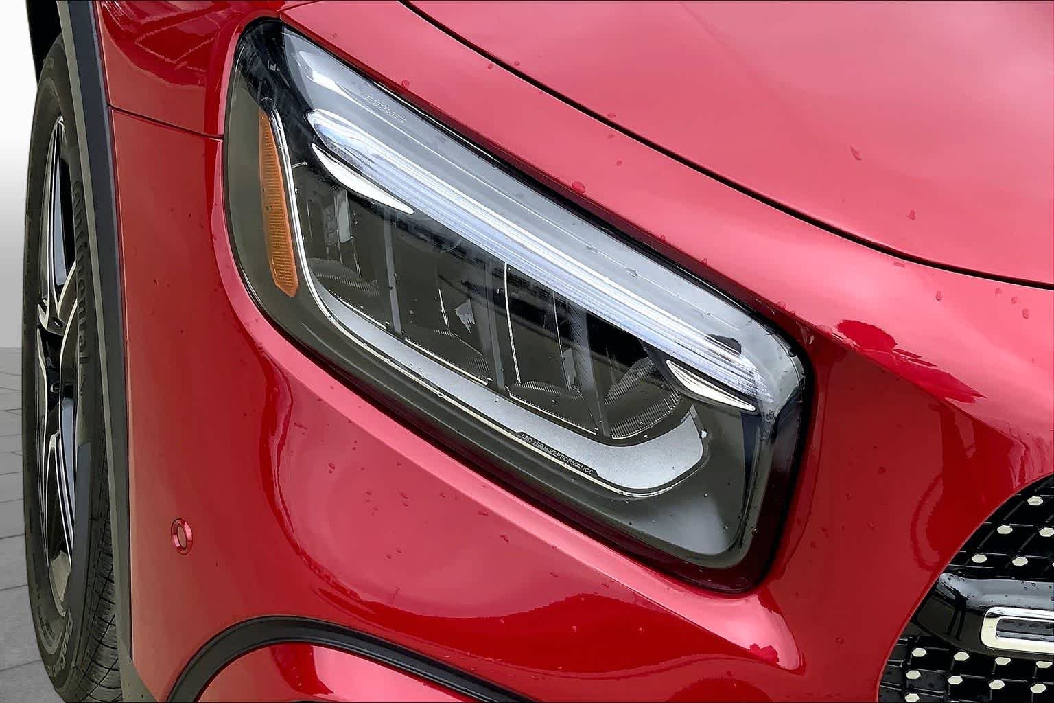 New 2026 MANUFAKTUR Patagonia Red Metallic Mercedes-Benz GLB 250 image 13