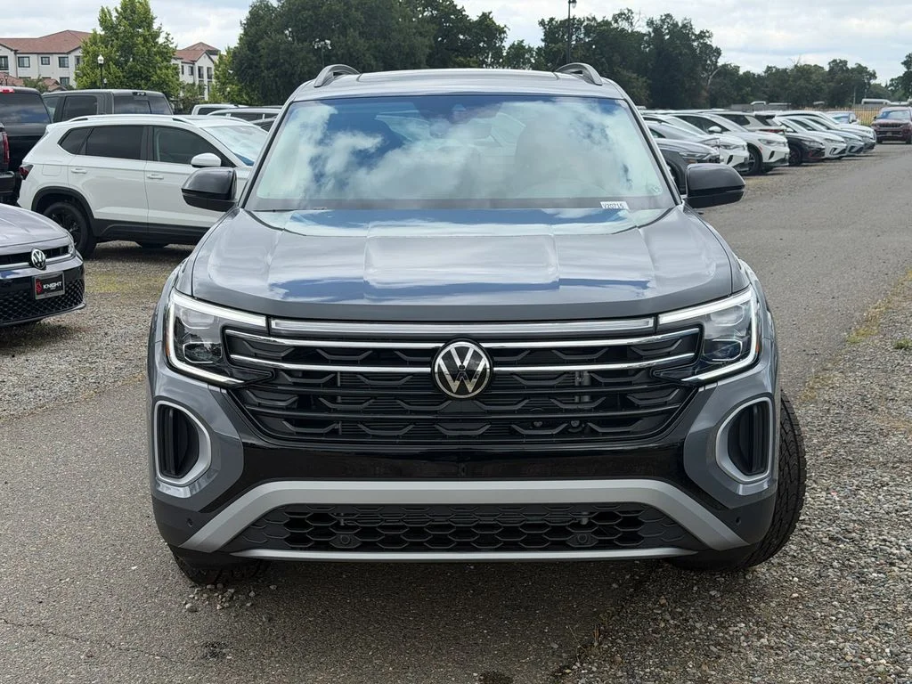 New 2026 Pure Gray Volkswagen 2.0T Peak Edition image 4