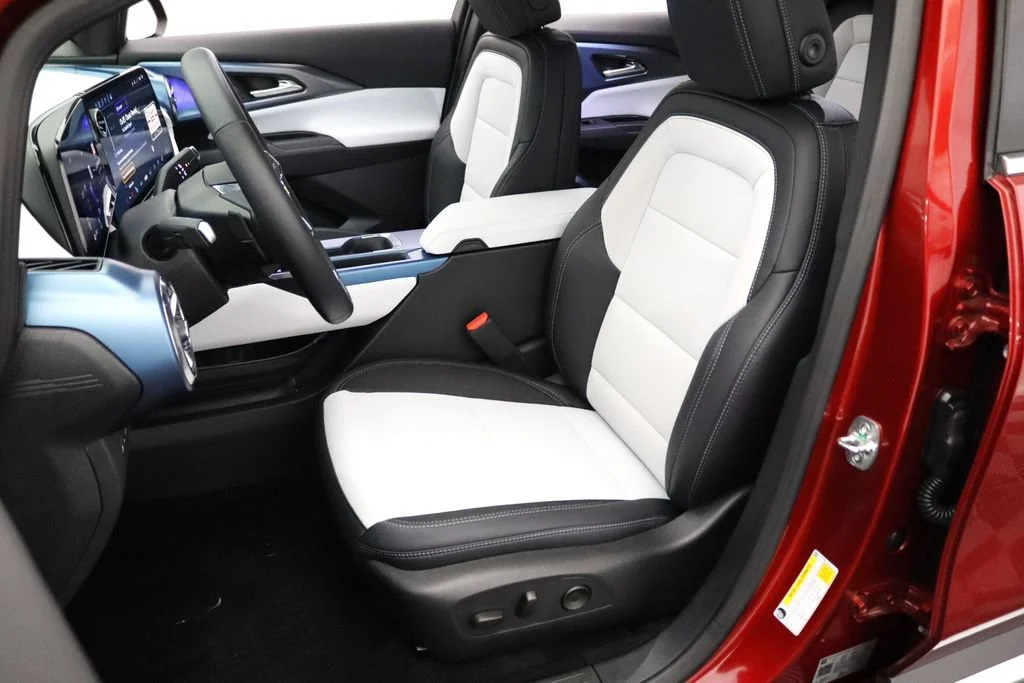 Used 2025 Radiant Red Tintcoat Chevrolet LT image 14