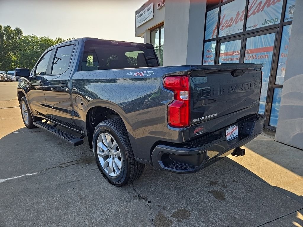 Used 2021 Gray Chevrolet Custom image 7