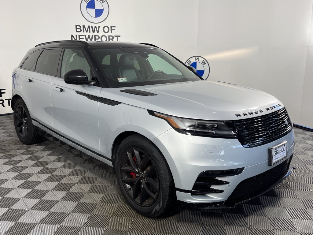 Used 2025  Land Rover Dynamic SE image 1