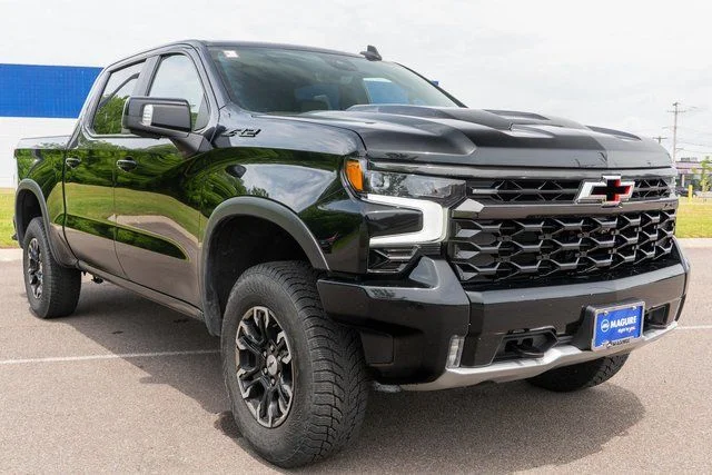 Used 2023 Blue Chevrolet ZR2 image 4