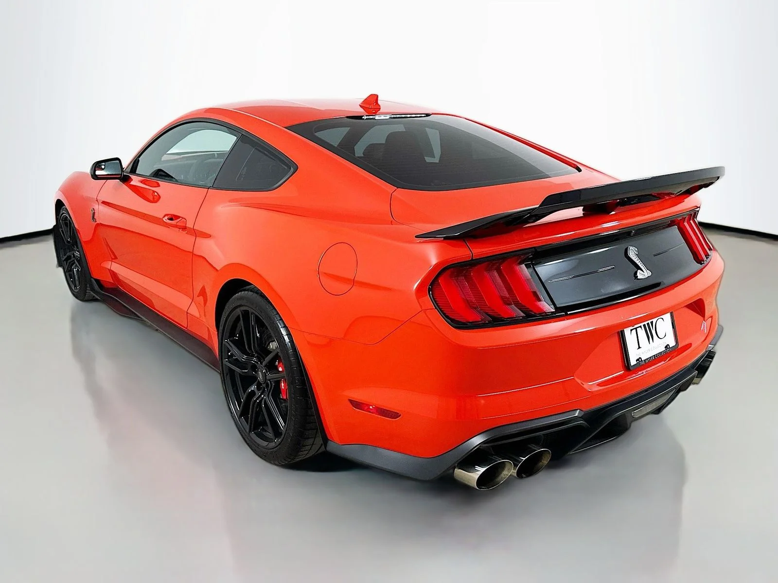 Used 2022 Orange Ford  image 7