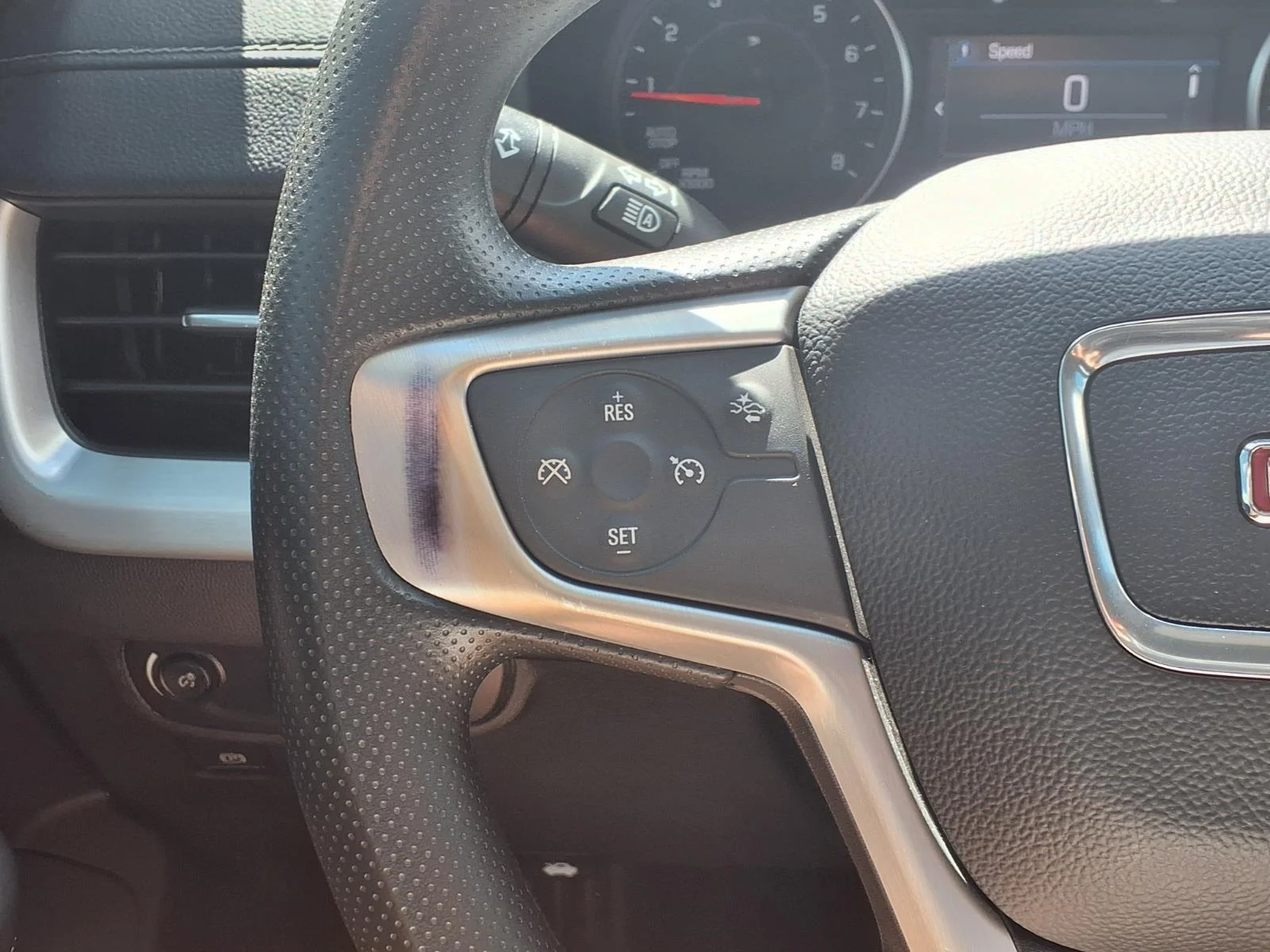 Used 2024 Downpour Metallic GMC SLE image 18