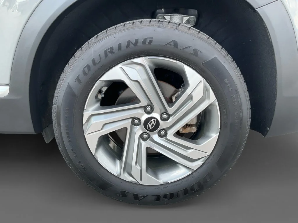 Used 2022 Gray Hyundai SEL image 9
