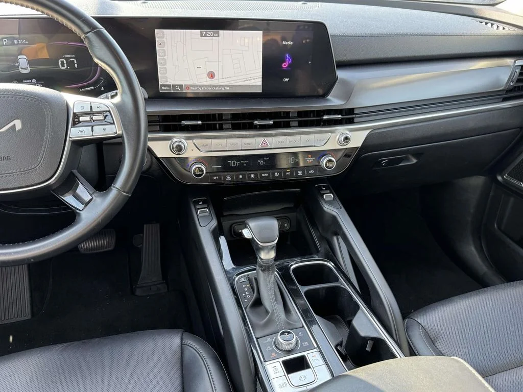 Used 2023 Black Kia S image 3