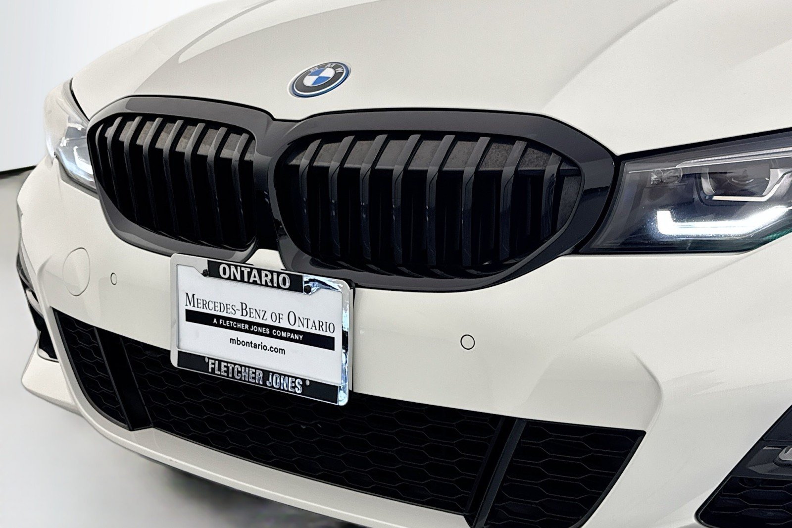 Used 2022 Alpine White BMW 330e image 13