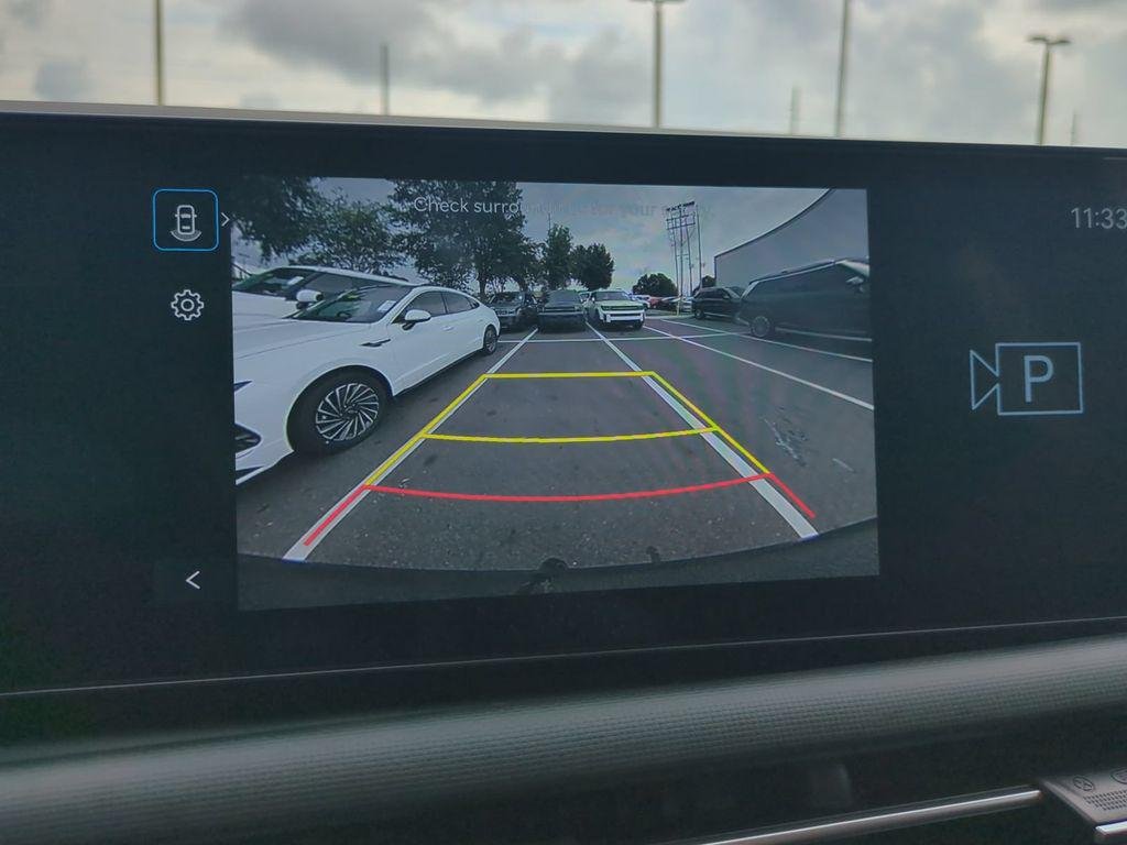 New 2027 Gray Hyundai SE FWD image 24