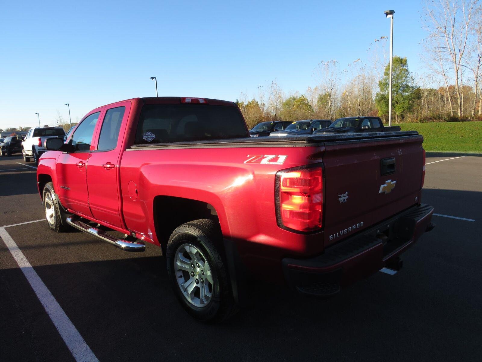 Used 2018 Cajun Red Tintcoat Chevrolet LT image 9