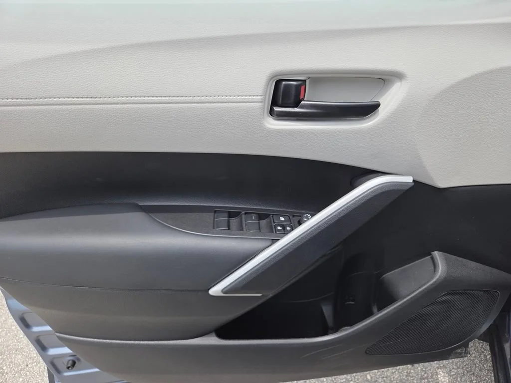 Used 2025 Celestite Toyota L image 30