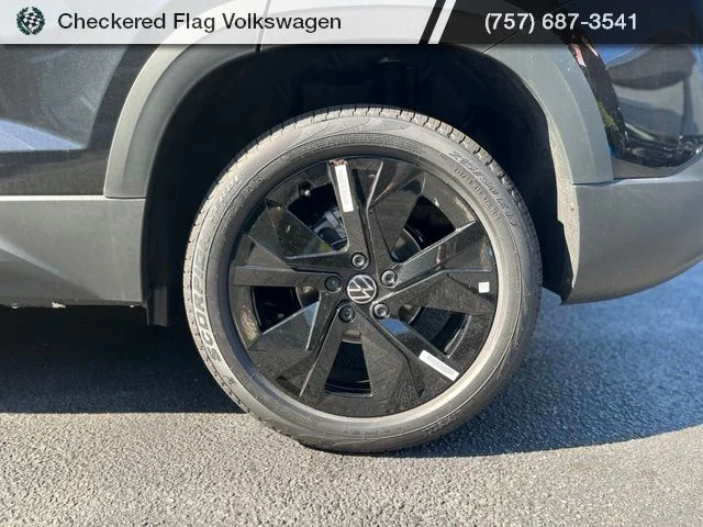 New 2026 Black Volkswagen 1.5T SE image 6