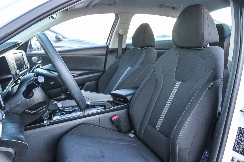 Certified Used 2025 White Hyundai SE image 19