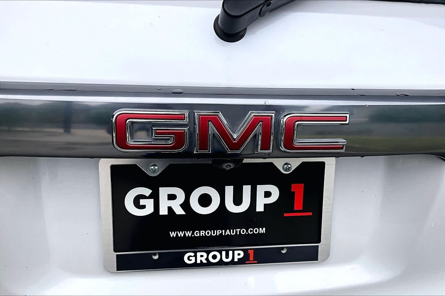 Used 2023 White Frost Tricoat GMC AT4 image 30