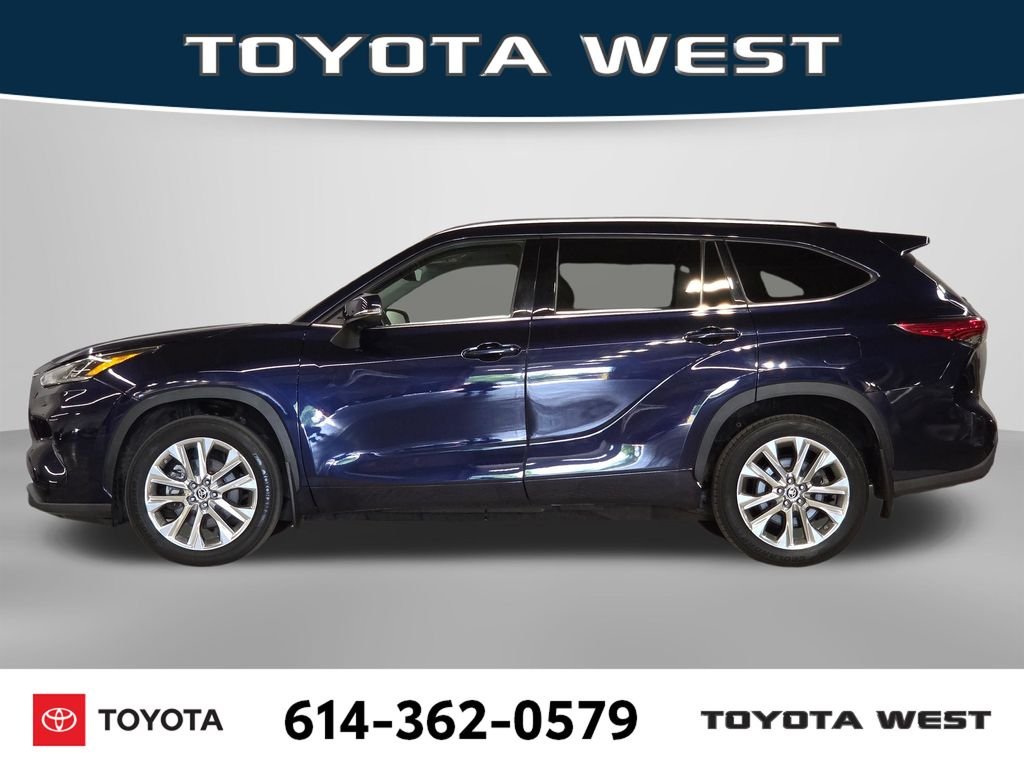 Used 2021  Toyota Limited image 10