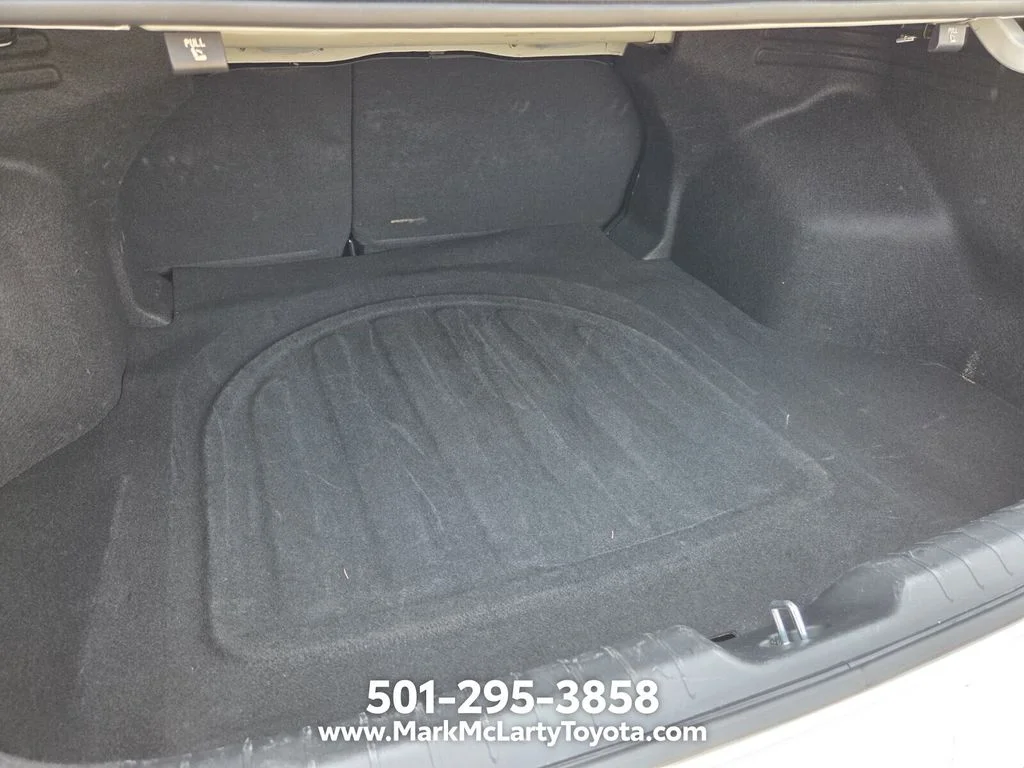Used 2025 White Kia LXS image 12