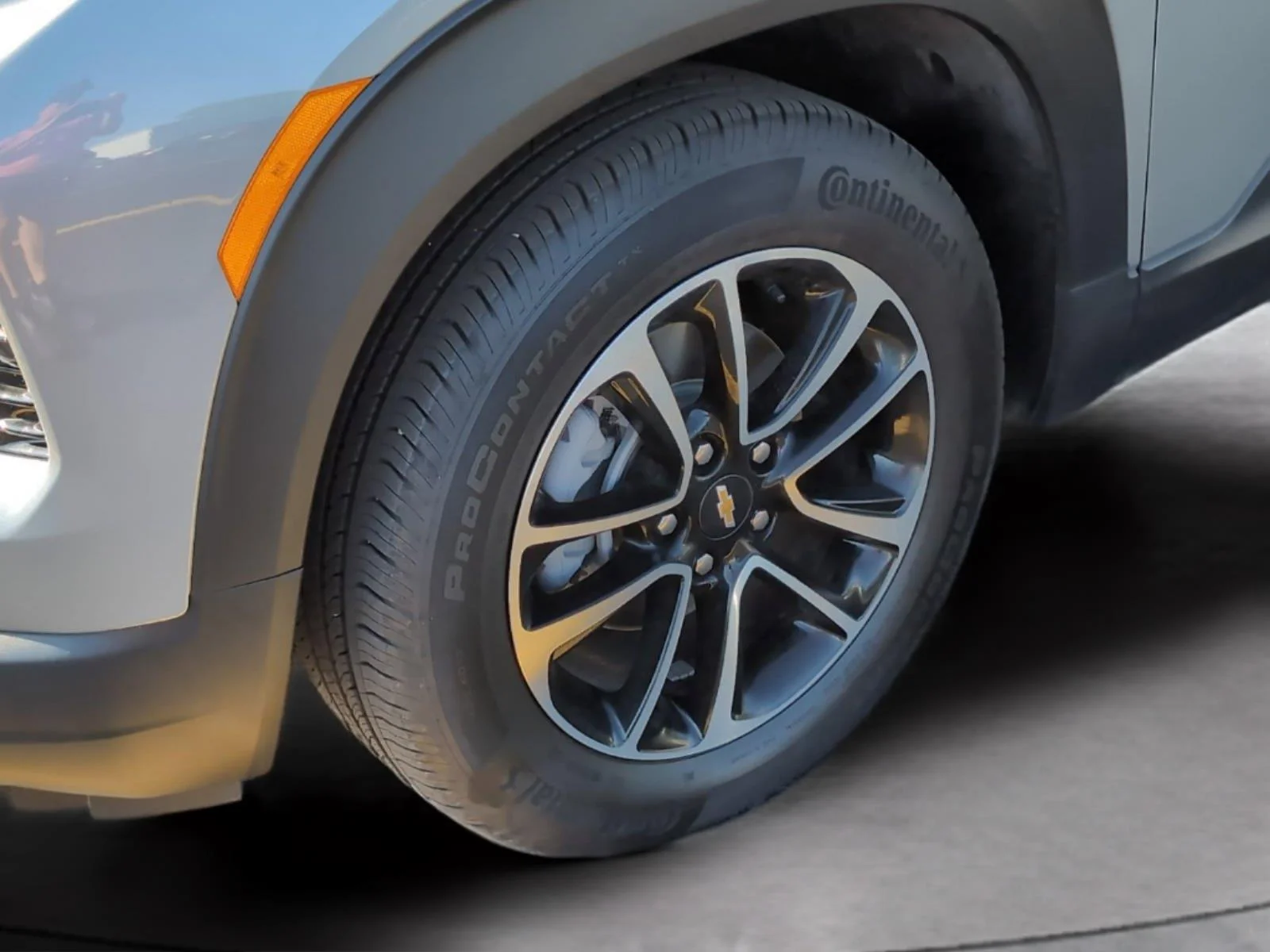 Used 2025 Sterling Gray Metallic Chevrolet LT image 33