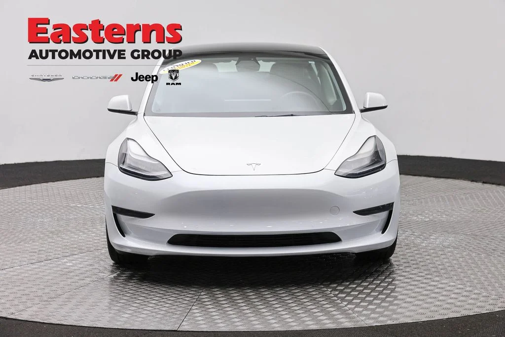 Used 2021 White Tesla Standard Range Plus image 2
