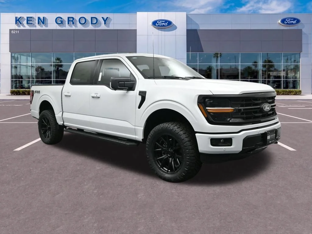 New 2026 White Ford XLT image 1