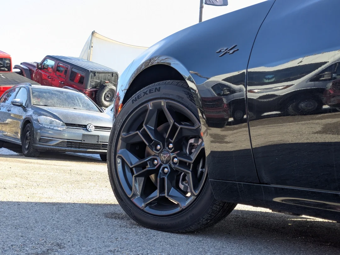 New 2026 Black Dodge R/T - - AWD - Blacktop Package - Driver Convenience Group - 3.0L Hurricane SO Twin Turbo & More! image 9