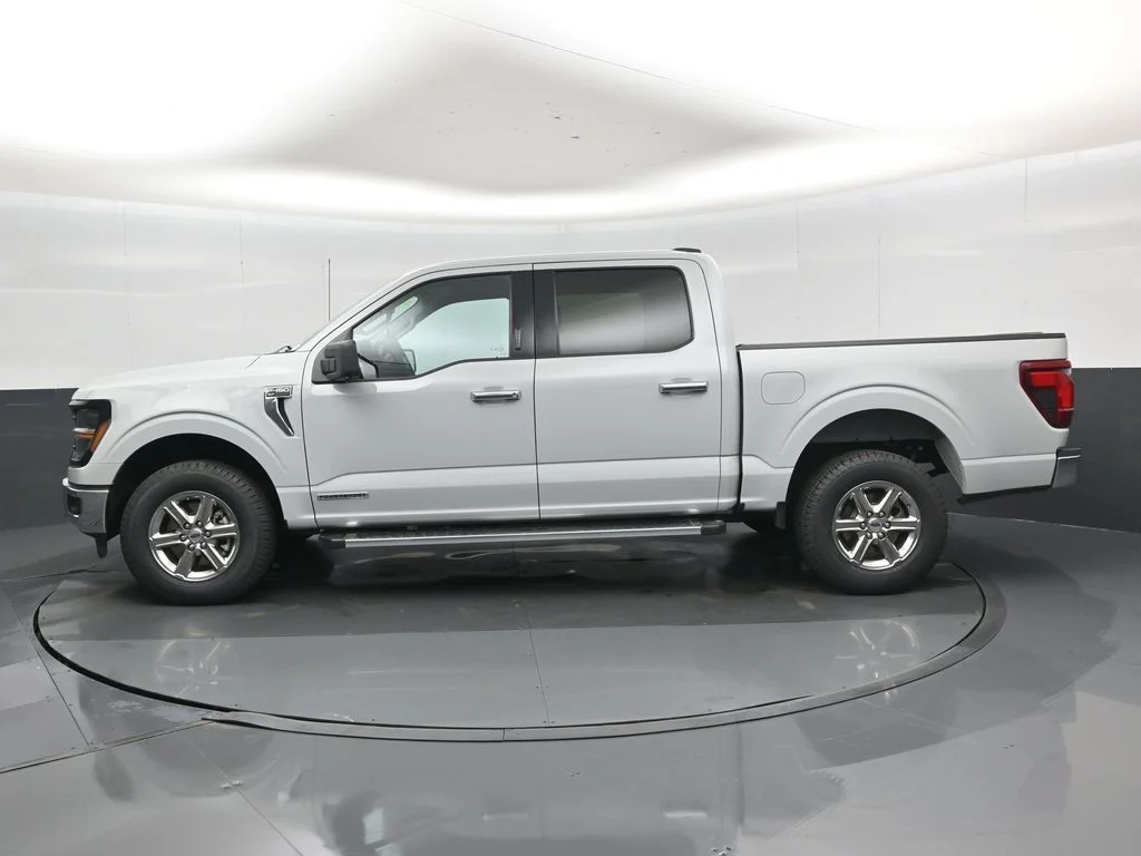 Used 2024 White Ford XLT image 22