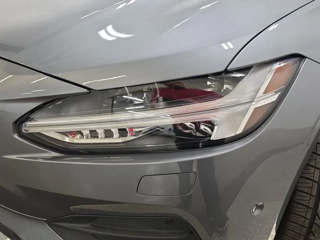 Used 2018 Gray Volvo T5 Momentum image 28