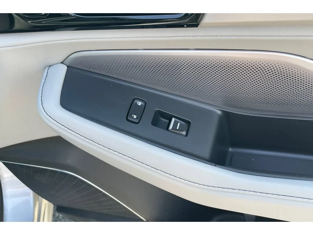 Used 2026 Solar Silver Metallic Acura SH-AWD with Technology Package image 77