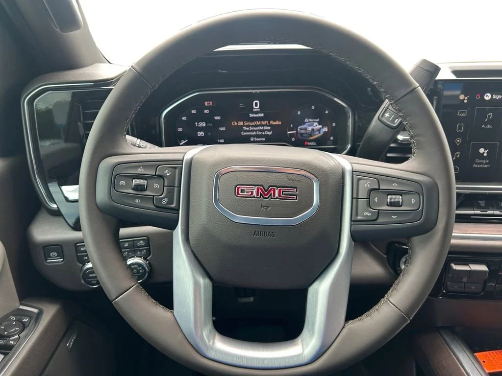 2025 GMC Sierra 2500HD SLT - Photo 17
