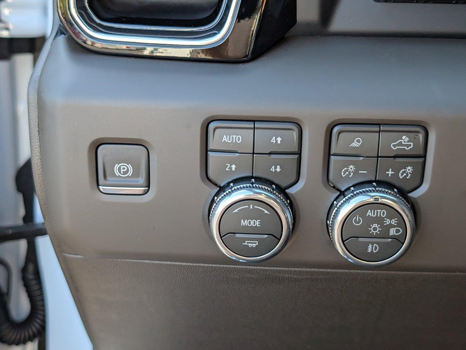 New 2026 Glacier White Tricoat GMC Denali image 32