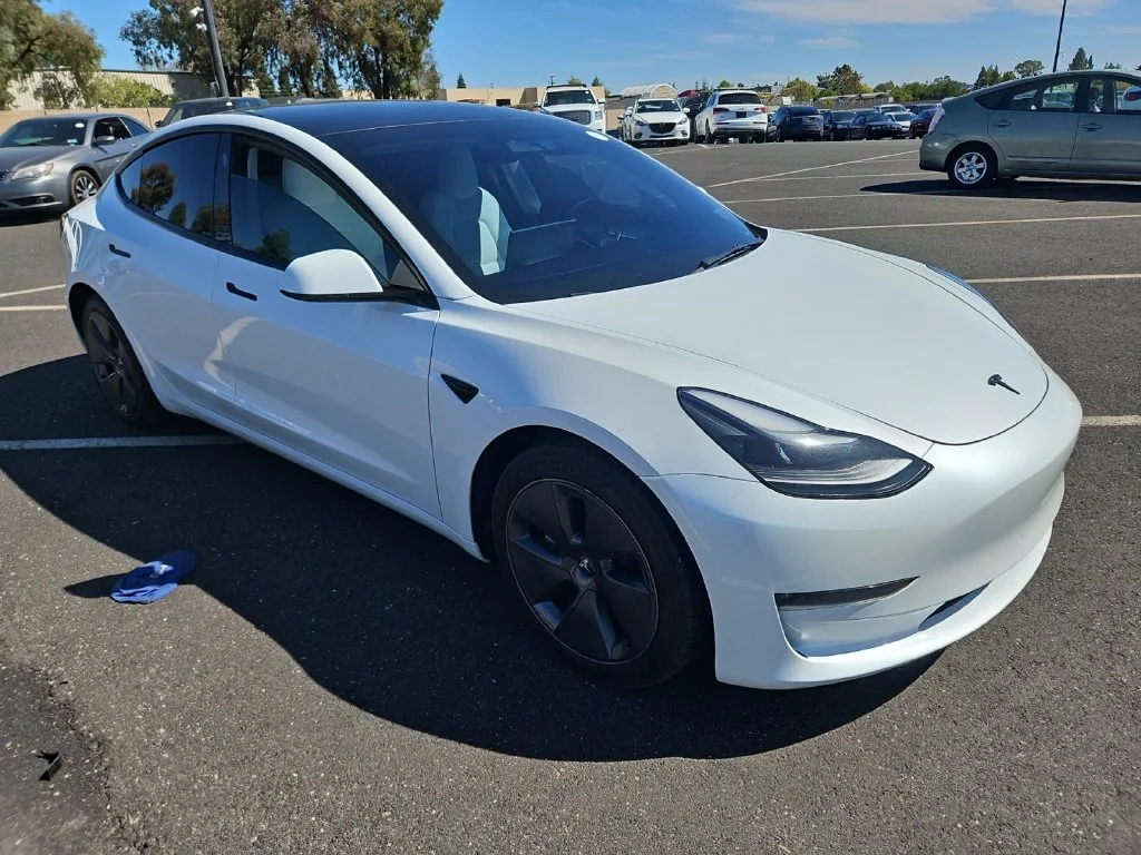 Used 2023 White Tesla Long Range image 1