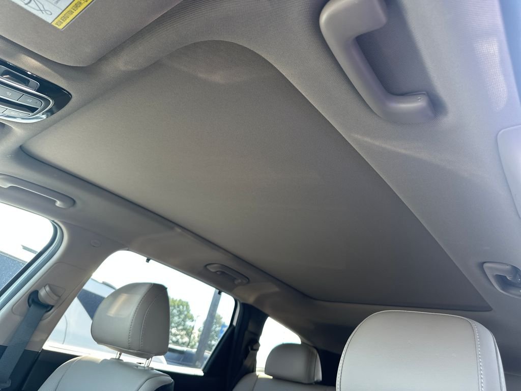 Used 2023 White Hyundai SEL image 26