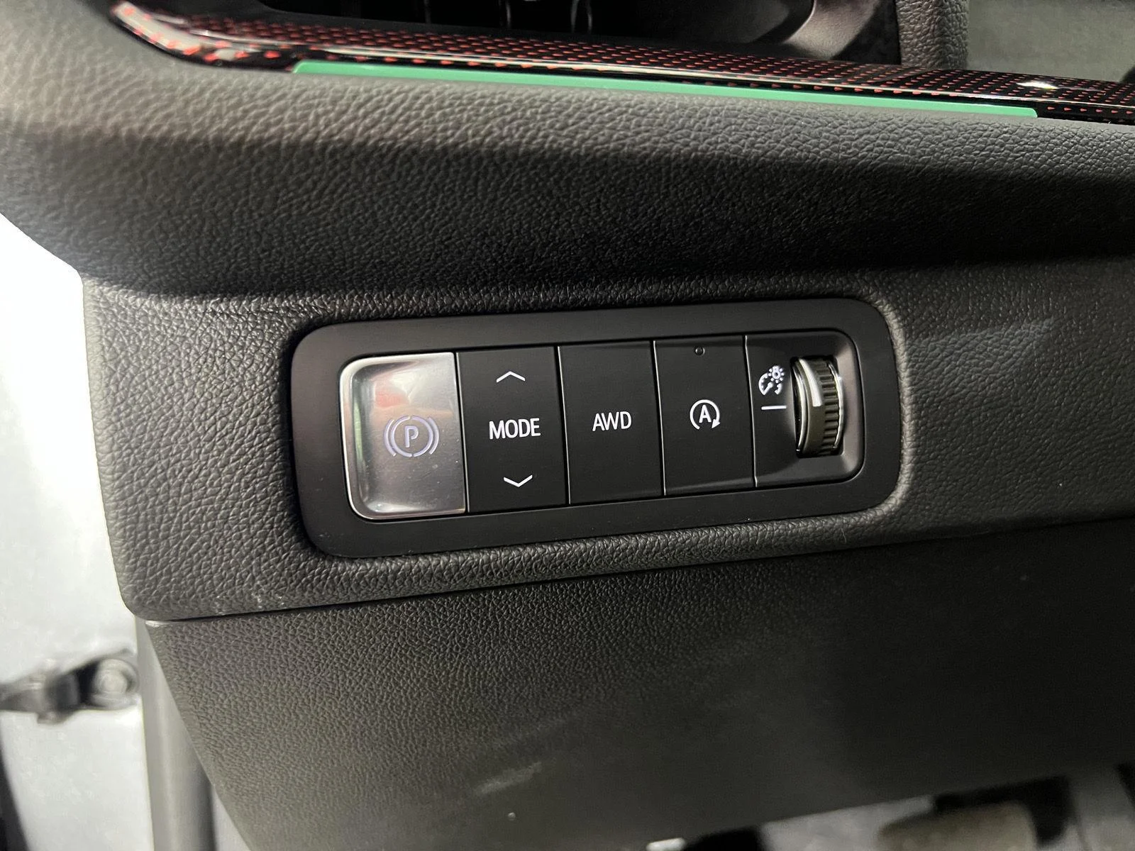 Used 2025 Sterling Gray Metallic Chevrolet AWD RS image 21