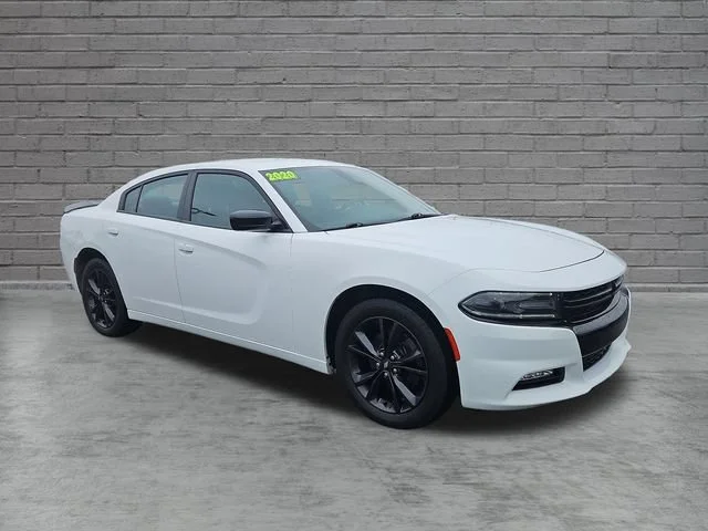Used 2020 White Dodge SXT image 8