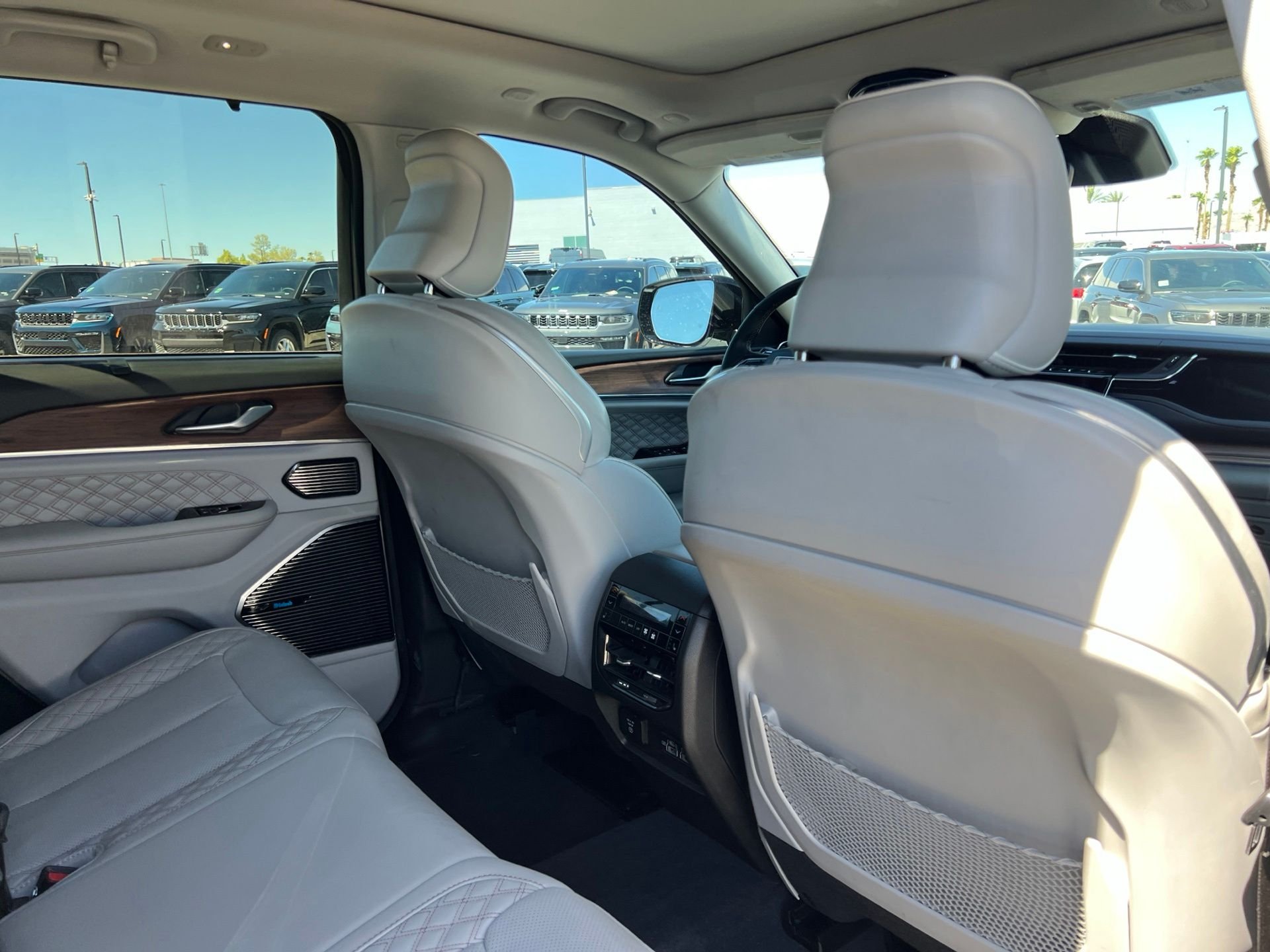 Used 2023 White Jeep Summit image 20