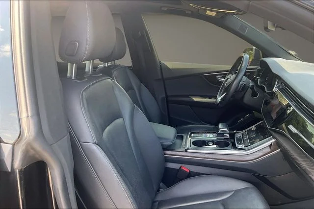 Used 2019  Audi 3.0T Premium Plus image 7
