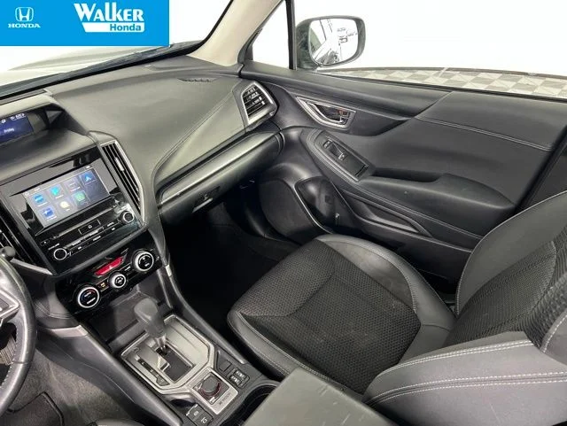 Used 2020 Crystal Black Silica Subaru Premium image 29