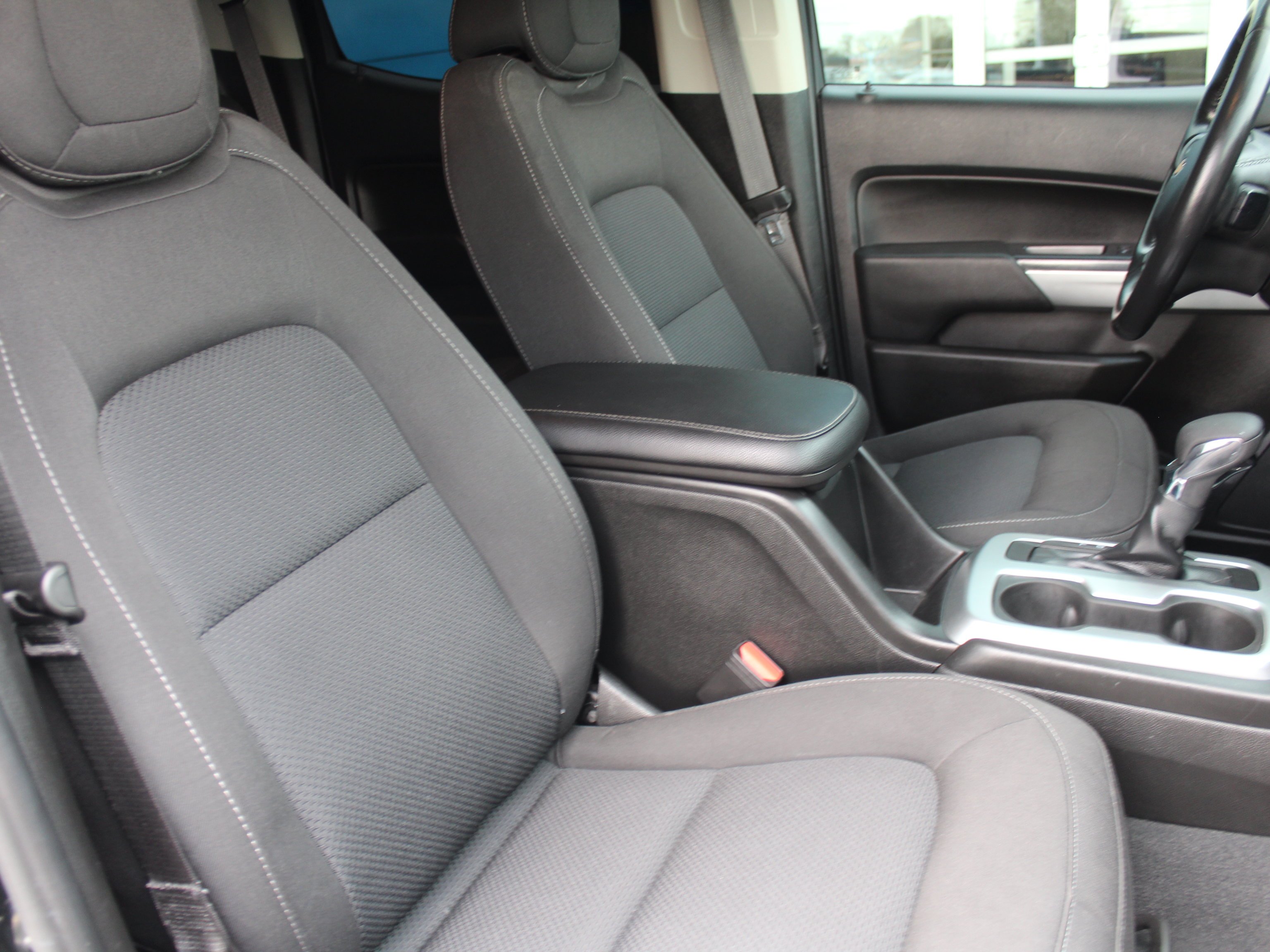 Used 2022 BLACK Chevrolet 2WD LT image 27