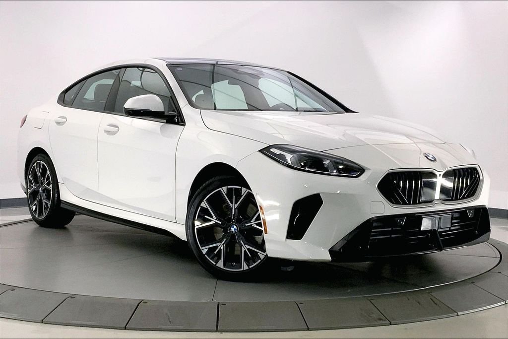 Used 2025 Alpine White BMW  image 1
