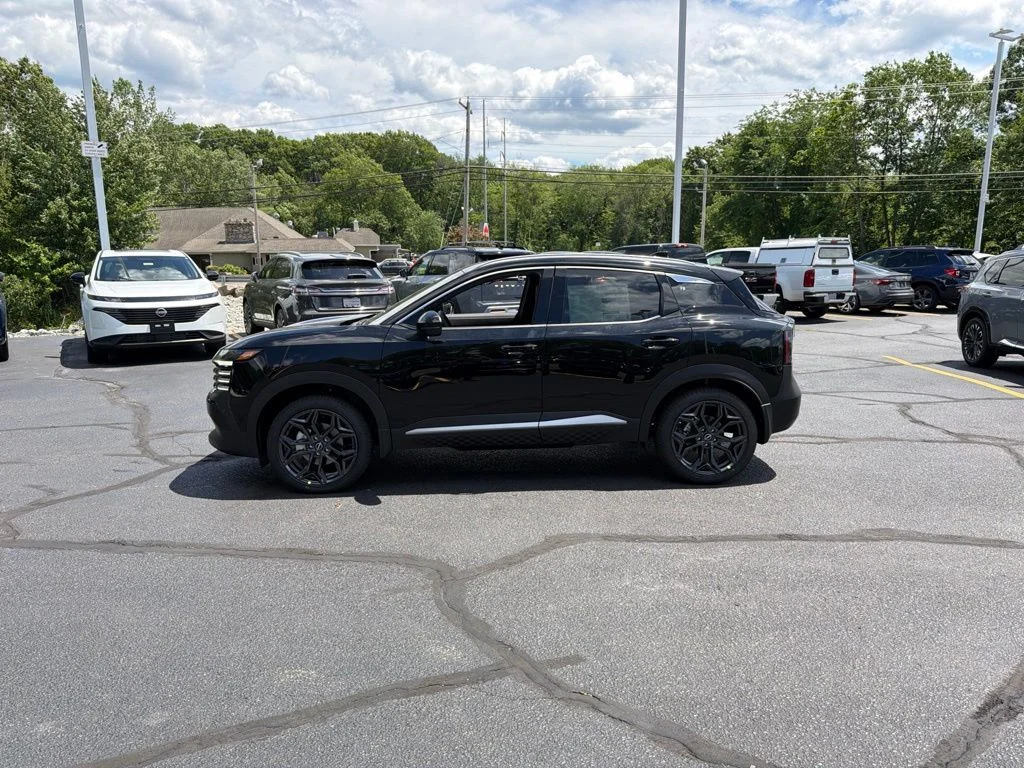 New 2026 Super Black Nissan SR image 2