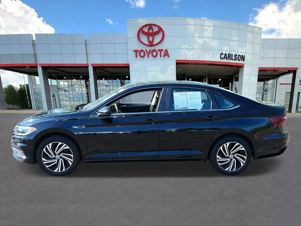 Used 2021 Black Volkswagen SEL image 7