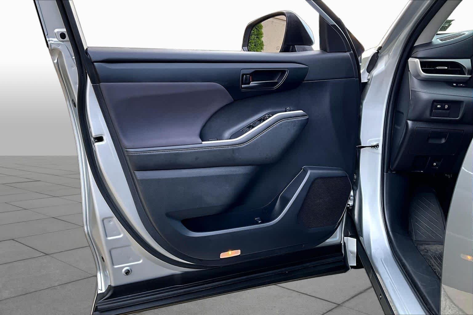 Used 2023 Celestial Silver Metallic Toyota L image 21