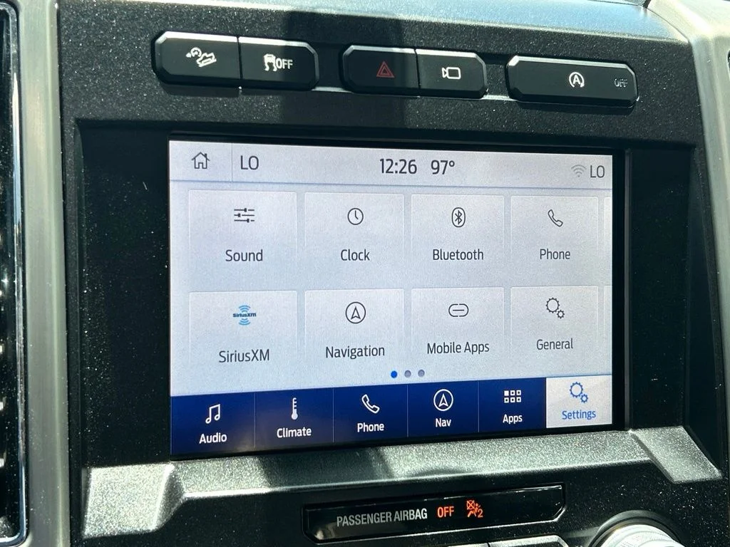 Used 2019 Black Metallic Ford Platinum image 33