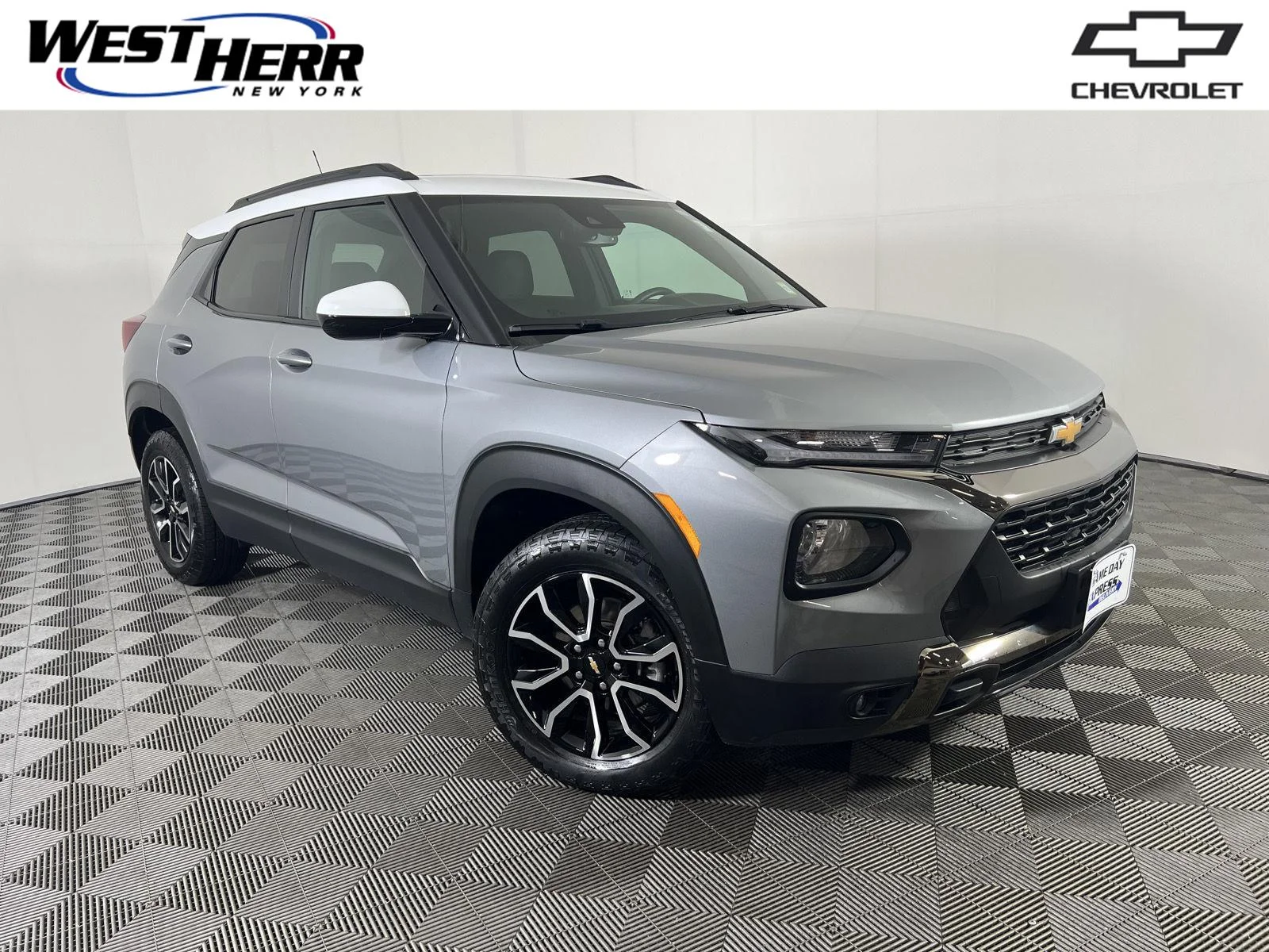 Used 2023 Sterling Gray Metallic Chevrolet ACTIV image 1